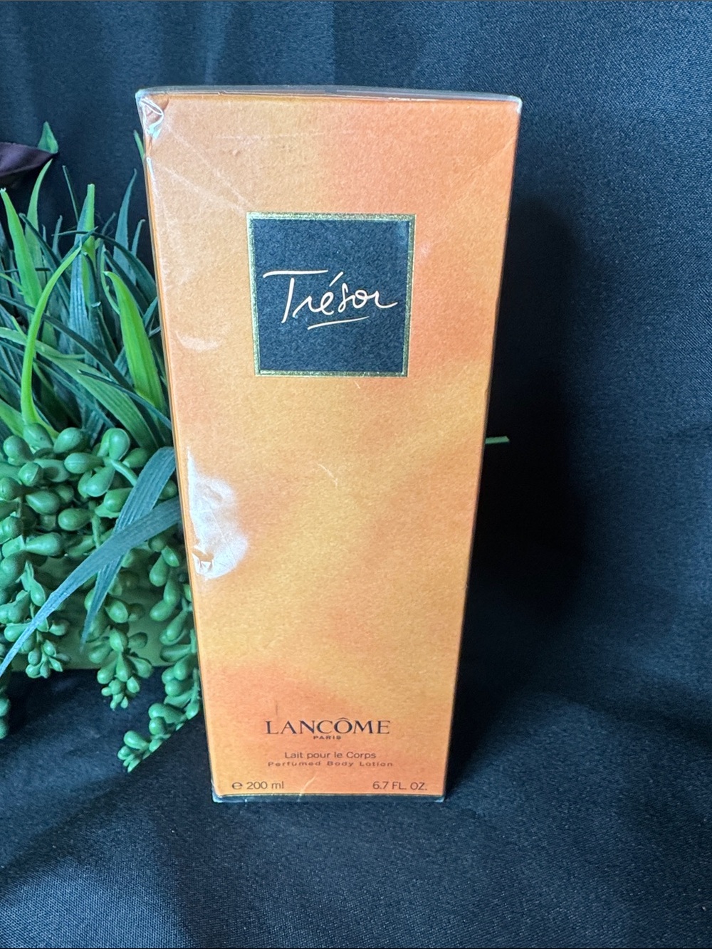 MEW SEALED Tresor Lancome Paris 6.7oz / 200ml perfumed body lotion